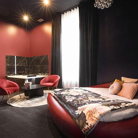 Legend Majestic Superbe Love Room - Jacuzzi - Champagne - Romantisme - parking privé Mâcon Extérieur photo