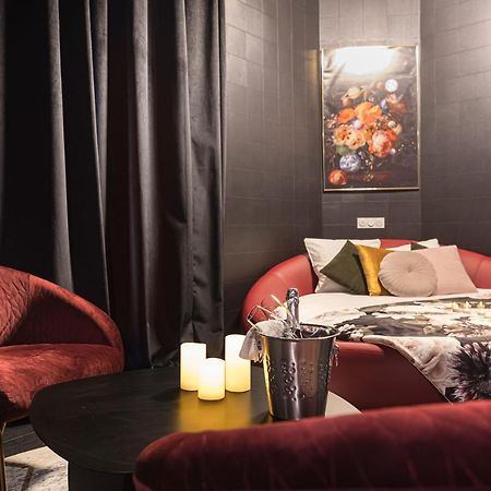 Legend Majestic Superbe Love Room - Jacuzzi - Champagne - Romantisme - parking privé Mâcon Extérieur photo