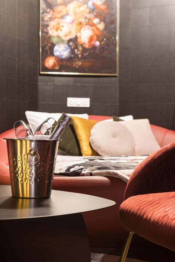 Legend Majestic Superbe Love Room - Jacuzzi - Champagne - Romantisme - parking privé Mâcon Extérieur photo