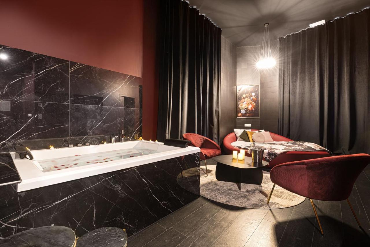Legend Majestic Superbe Love Room - Jacuzzi - Champagne - Romantisme - parking privé Mâcon Extérieur photo